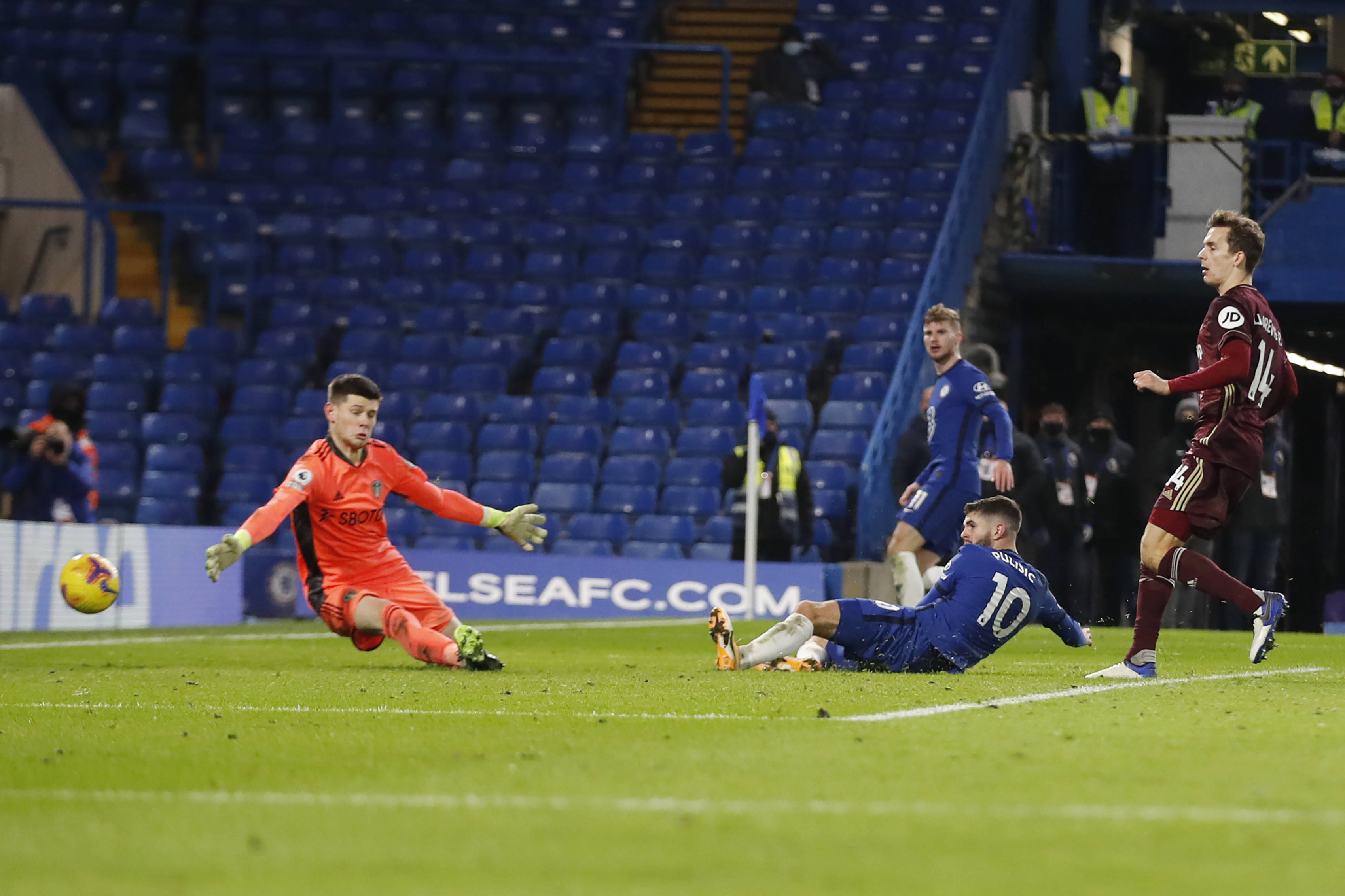 推动中国足 推动中国足